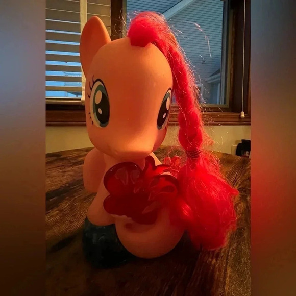 Collectible: My Little Pony - Pinkie Pie Styling Head - Large Pinky Pie Figure - Picture 1 of 13